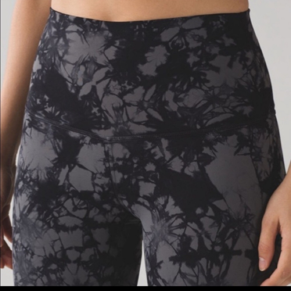LULULEMON ATHLETIC SHIBORI TIE-DYE SPLATTER BLACK GRAY LEGGINGS,  SIZE 8